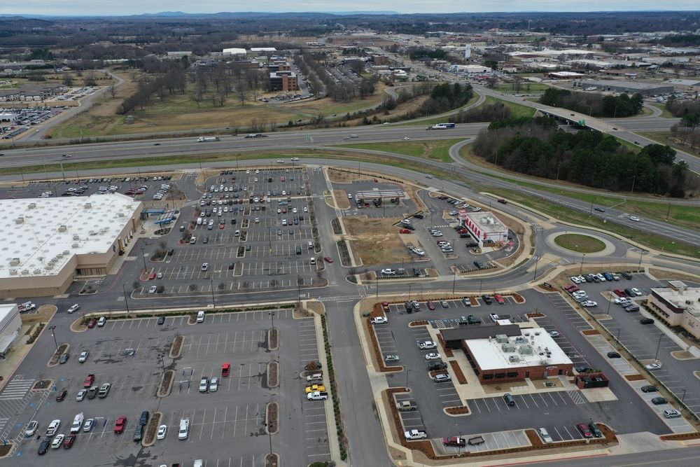 Outparcel - Lewis Crossing Shopping Center: 1200 S Amity Rd, Conway, AR 72032